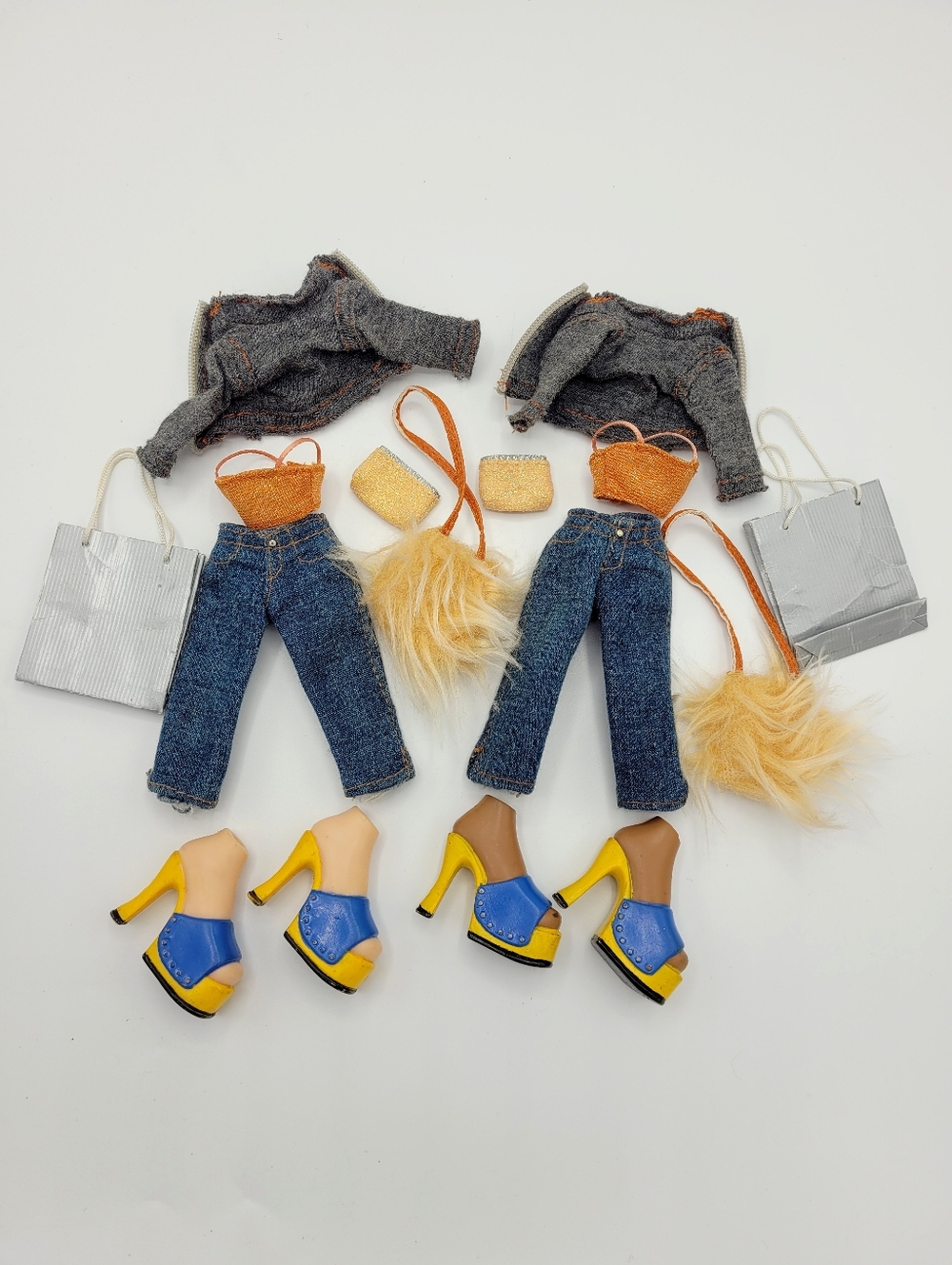 Lot of 2 Bratz Shoppin Spree Fashion Packs Clothes Shoes Bags Outfits Sasha Cloe